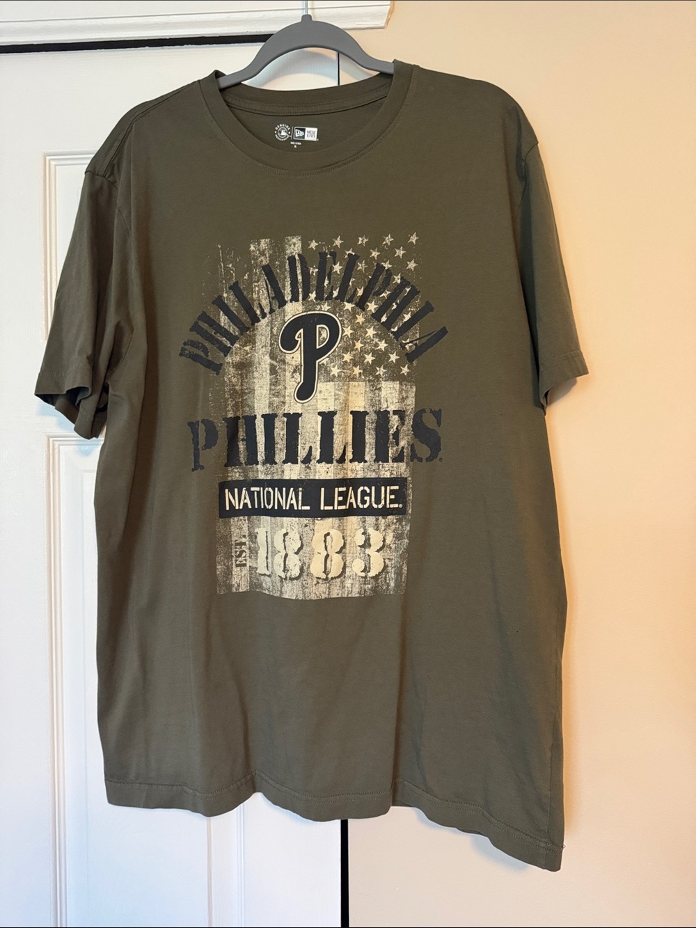New Era Olive Green Philadelphia Phillies Armed Forces Graphic Tee